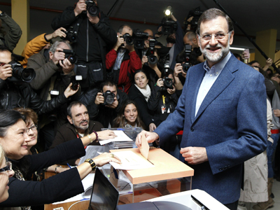 Mariano Rajoy vota en las pasadas elecciones generales, en las que el PP venció al PSOE. EFE