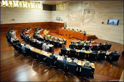 Pleno del Parlamento de Extremadura.