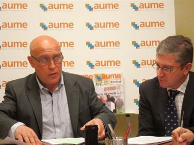 Jorge Bravo, a la izquierda, en una rueda de prensa de AUME/Foto: Europa Press