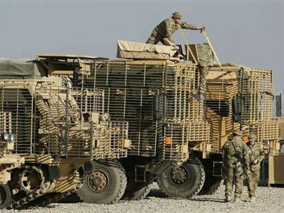 Soldados trabajan en la base de Camp Bastion. -REUTERS