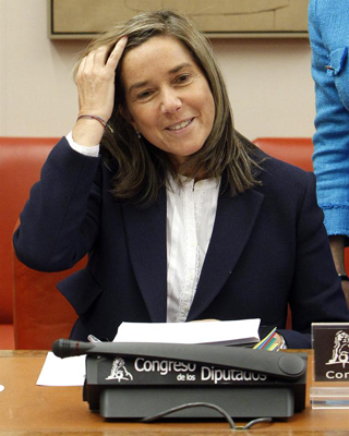 La ministra de Sanidad, Ana Mato, este miércoles en la Comisión de Igualdad del Congreso. EFE