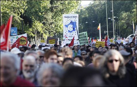 En Madrid, miles de personas se manifestaron este primero de junio con la austeridad impuesta por la troika en Madrid y en otras cien ciudadades de 12 países de Europa.