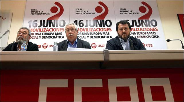 Cándido Méndez (UGT), Ignacio Fernández Toxo (CCOO) y Julio Salazar (USO), esta mañana en Madrid.- EFE