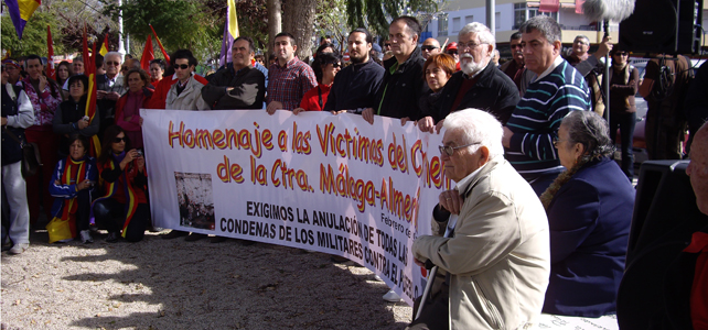 Homenaje a las víctimas del 'crimen' en la carretera Málaga-Almería. -RG