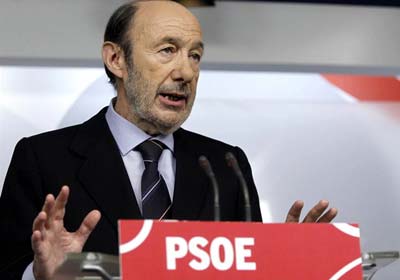 El secretario general del PSOE, Alfredo Pérez Rubalcaba, durante su comparecencia.