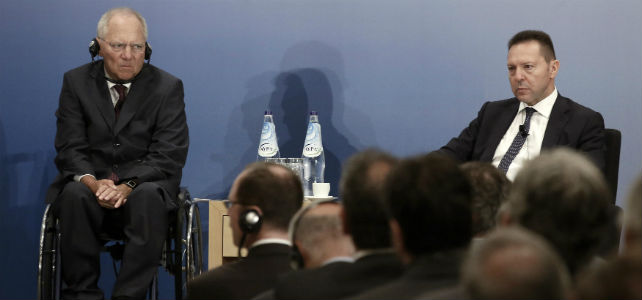Los ministros de Finanzas de Alemania y Grecia, Wolfgang Schaeuble y Yannis Stournaras, en julio. -REUTERS