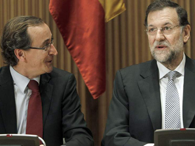 El portavoz del PP en el Congreso, Alfonso Alonso, junto al presidente del Gobierno, Mariano Rajoy.