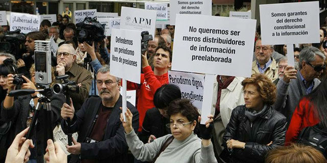 Protesta de periodistas en Madrid por la dignificación de la profesión. EFE