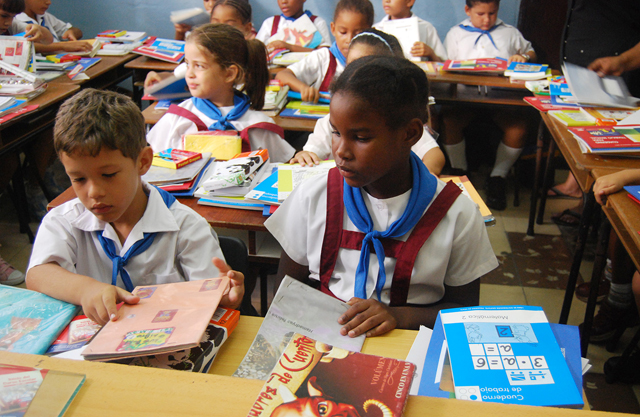 Estudiar en Cuba es gratuito: los alumnos no pagan matrículas ni los libros de texto. FOTOS: RAQUEL PÉREZ