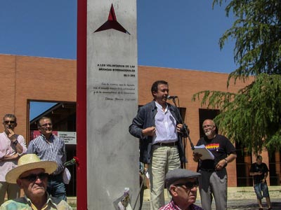 El rector de la Universidad Complutense, José Carrillo, en el acto organizado el pasado 15 de junio ante el monumento a los brigadistas internacionales. AABI