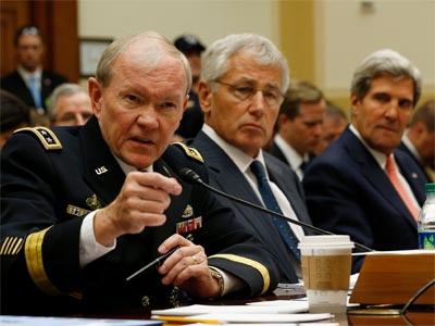 El general Martin Dempsey (i), el secretario de Defensa Chuck Hagel y el secretario de Estado John Kerry, este miércoles en el Senado de EEUU. REUTERS/Jason Reed