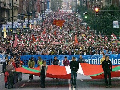Manifestación en Bilbao por el derecho de autodeterminación del pueblo vasco convocada por la izquierda abertzale, en 2006.