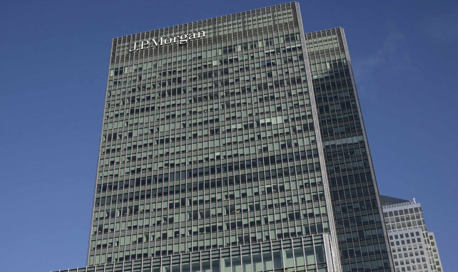 Edificio donde tiene su sede en Londres el banco estadounidense JP Morgan, en el distrito financiero Canary Wharf.