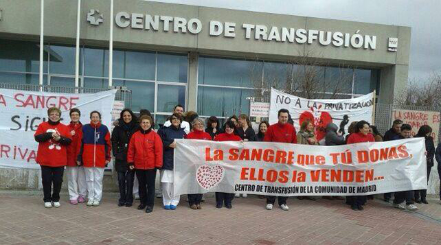 Encierro de trabajadores del Centro de Transfusión de la Comunidad de Madrid.