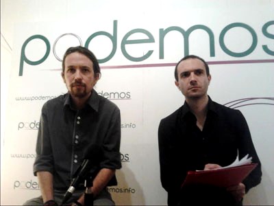 Pablo Iglesias y Luis Alegre en la rueda de prensa celebrada en la librería Tipos Infames de Madrid.