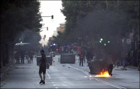 Disturbios por el desalojo del centro 'okupado' Can Vies.
