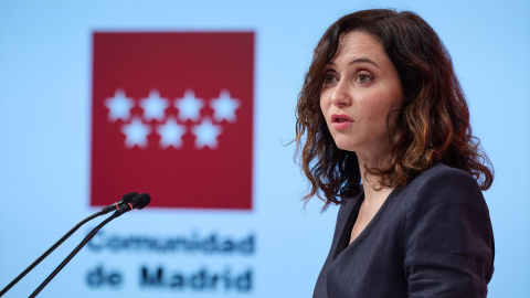 La presidenta de la Comunidad de Madrid, Isabel Díaz Ayuso, ofrece una rueda de prensa tras la reunión del Consejo de Gobierno, en la Real Casa de Correos de Madrid, a 26 de diciembre de 2024.