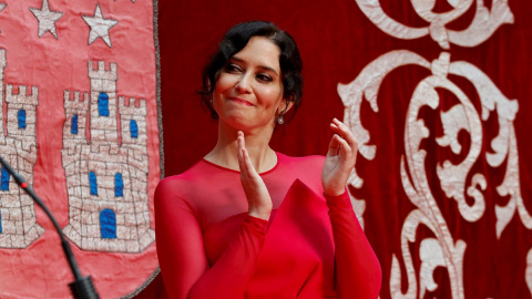  La presidenta de la Comunidad de Madrid, Isabel Díaz Ayuso tras su investidura celebrada en la Real Casa de Correos este sábado. EFE/Zipi