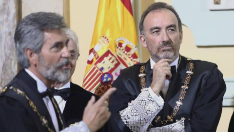 Carlos Lesmes, expresidente del CGPJ y del Tribunal Supremo (d), y Manuel Marchena, presidente de la Sala II del Supremo. EFE