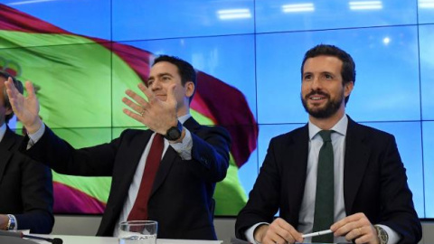 El presidente del PP, Pablo Casado (d), y el secretario general, Teodoro García Egea.- EFE