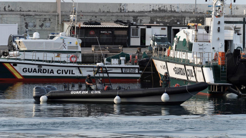  Imagen de varias patrulleras de la Guardia Civil atracadas en el muelle de Santa Cruz de Tenerife. EFE/Miguel Barreto