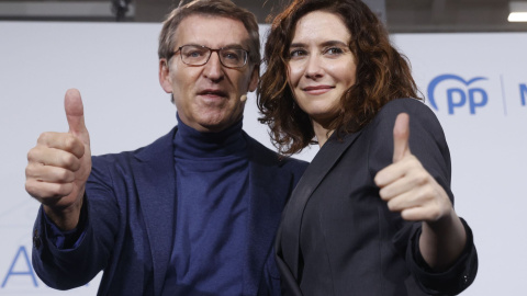 El presidente del PP, Alberto Núñez Feijóo, junto a la presidenta del PP de Madrid, Isabel Díaz Ayuso, el pasado 24 de octubre en Madrid. JUAN CARLOS HIDALGO (EFE)