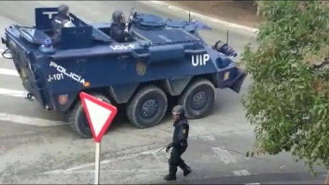  Despliegue l BMR de la Policía -al que muchos llaman tanqueta- en las protestas por la huelga del metal en Cádiz. Europa Press