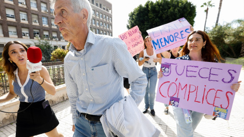  El empresario condenado por el caso de prostitución de menores, Juan Peque Álvarez, a su llegada a declarar en la Audiencia Provincial de Murcia. Edu Botella / Europa Press