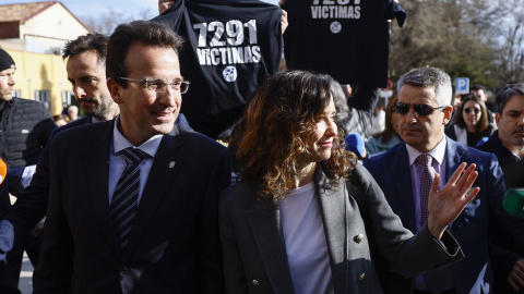  La presidenta de la Comunidad de Madrid, Isabel Díaz Ayuso, es recibida por el alcalde de Leganés, Miguel Ángel Recuenco, antes de la reunión del Consejo de Gobierno de la comunidad. EFE/ Rodrigo Jimenez