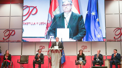  El escritor Juan Manuel de Prada recibe un premio. Foto de archivo - EP