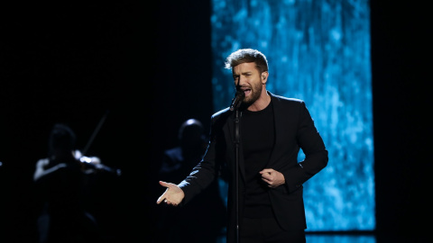 El cantante malagueño Pablo Alborán, durante su actuación en la gala de entrega de los Premios Goya 2020 en Málaga. E.P./María José López