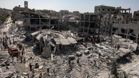 Ruinas de un edificio en en Khan Yunis, Gaza, tras un ataque aéreo israelí.- EFE/EPA/HAITHAM IMAD