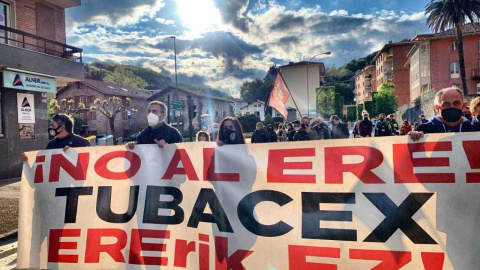 Manifestación contra el ERE en Tubacex.