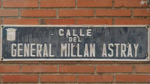 Placa de la calle Millán Astray, en Madrid.