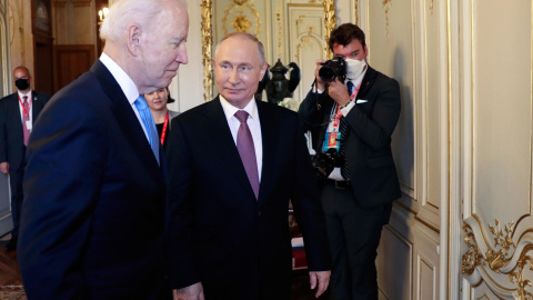  Joe Biden y Vladimir Putin durante un encuentro reciente.- EFE