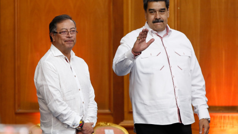  El presidente de Colombia, Gustavo Petro, acompañado por el mandatario venezolano, Nicolás Maduro. -EP