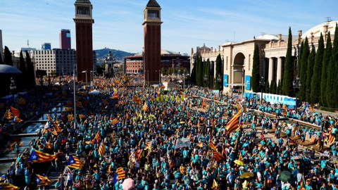  Instituciones, entidades y partidos políticos participan en la ofrenda floral a Rafael Casanova, dentro de los actos de la Diada de Catalunya en 2019.- EFE