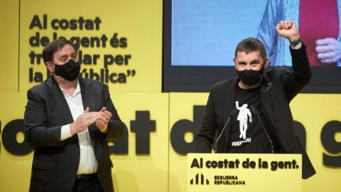  Arnaldo Otegi y Oriol Junqueras durante un acto electoral de ERC.- EFE