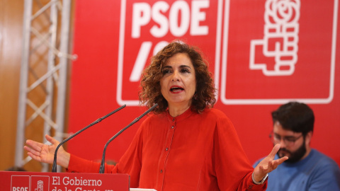  La vicesecretaria general del PSOE y ministra de Hacienda, María Jesús Montero, interviene durante un acto del PSOE, en el Centro Municipal Las Dehesillas, a 9 de marzo de 2023, en Leganés, Madrid (España). Isabel Infantes / Europa Press09/3/2023