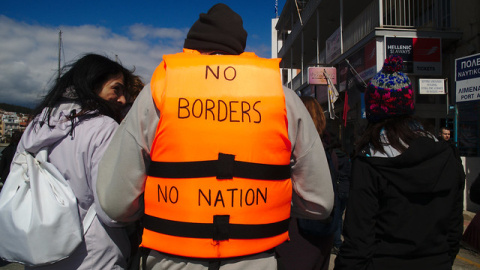 Manifestación en Mytilene (Lesbos) contra la deportación masiva de refugiados a Turquía (2016). Foto: Philmikejones / CC BY-SA 2.0.