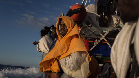 A bordo del Aita Mari la mañana del desembarco de los 79 rescatados en Italia / Marta Maroto 