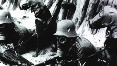 Soldados de la Primera Guerra Mundial durante los ataques con gas