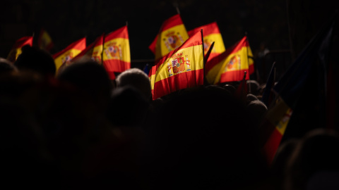  Varias banderas españolas durante un acto del PP contra la amnistía, a 3 de diciembre de 2023, en Madrid / Europa Press