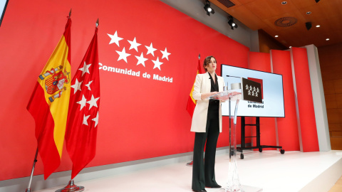 La presidenta de la Comunidad de Madrid, Isabel Díaz Ayuso durante la rueda de prensa ofrecida en la Real Casa de Correos de Madrid este jueves.- Javier Lizón / EFE