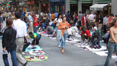 'Top manta' en calle Preciados (Madrid). Foto: José Carlos Cortizo Pérez / CC BY-SA 2.0