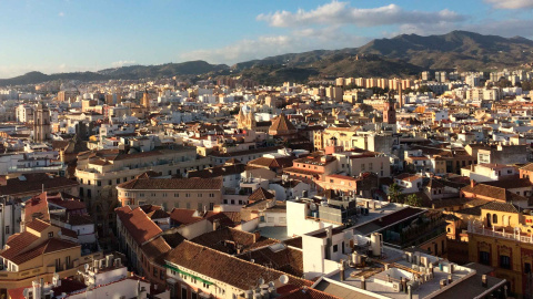  Las plazas de apartamentos turísticos se han disparado en todos los barrios malagueños. - OMAU