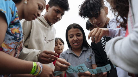 Adolescentes jugando.- UNICEF