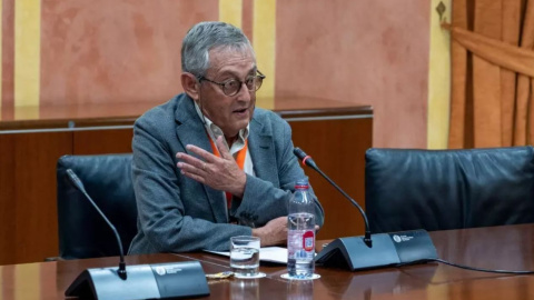  El biólogo Miguel Delibes en el Parlamento andaluz. – Francisco J. Olmo / Europa Press.