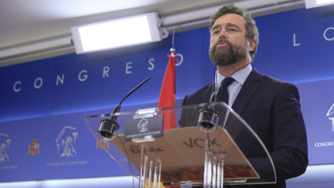  El portavoz de Vox en el Congreso, Iván Espinosa de los Monteros, ofrece una rueda de prensa en el Congreso de los Diputados en Madrid el pasado 8 de agosto EFE/ Fernando Alvarado