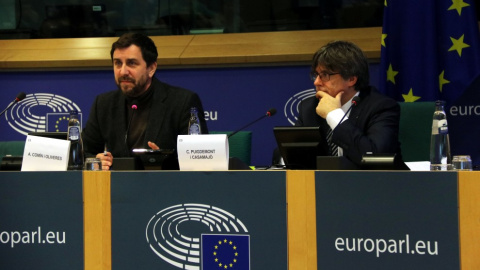  Toni Comín i Carles Puigdemont al Parlament Europeu, en una imatge d'arxiu. — Nazaret Romero / NAZARET ROMERO